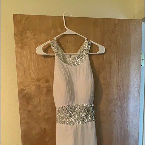 Dresses & Skirts - Ball Gown
